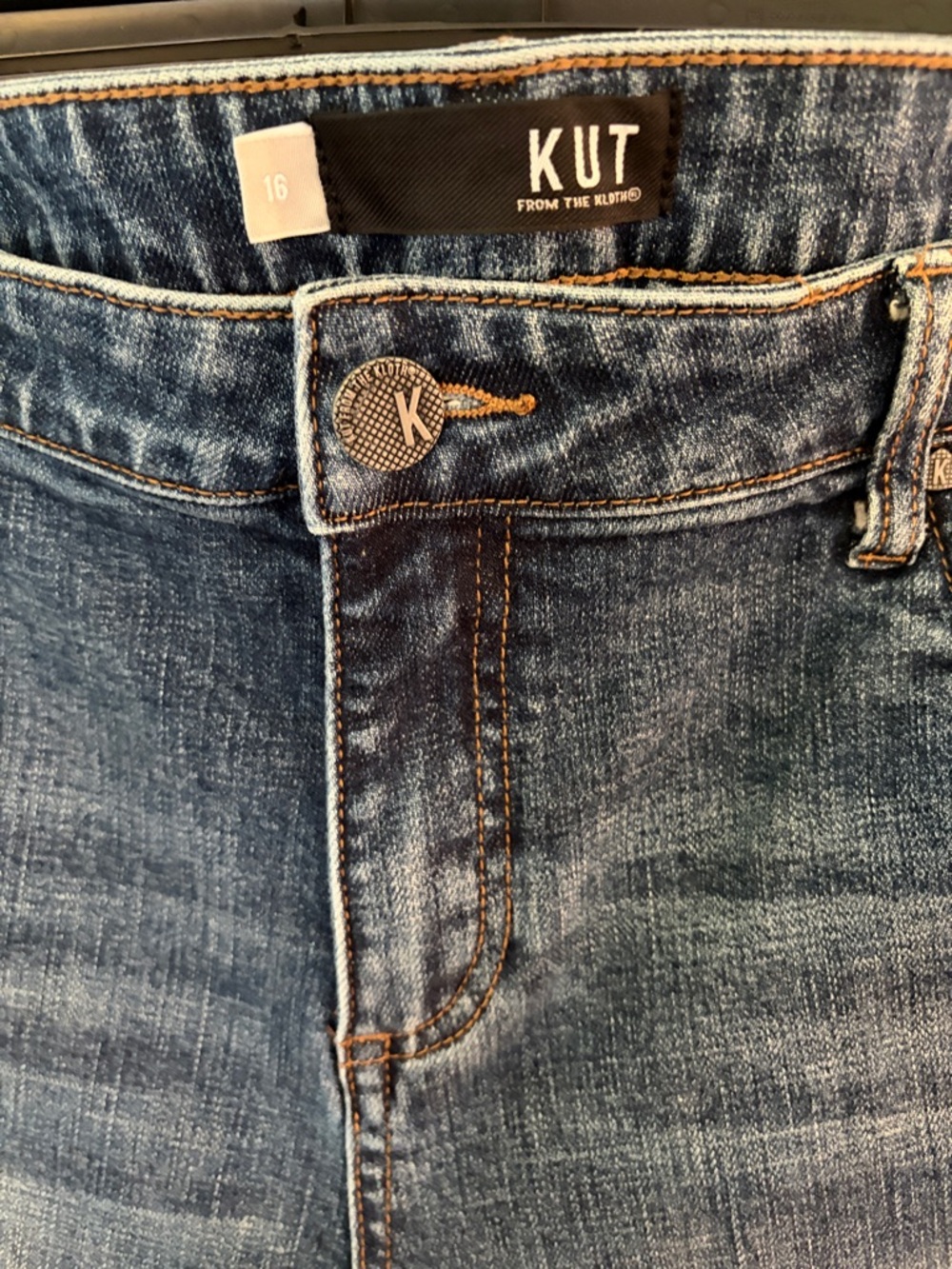 KUT From The Kloth “Sophie” Jean Shorts 16 - Picture 2 of 5